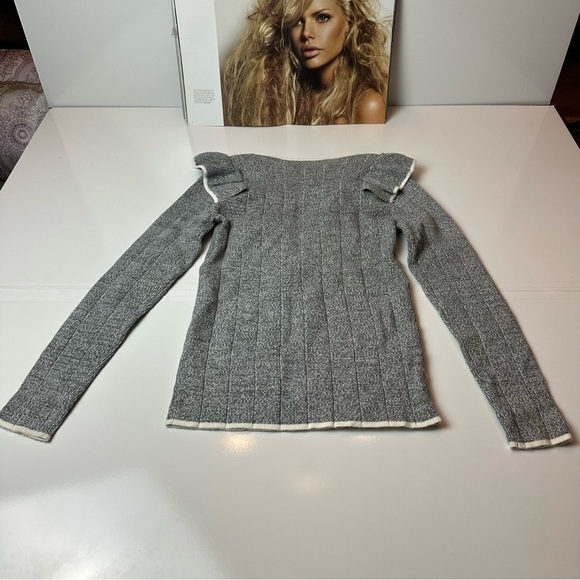 Hinge Sweater - Picture 3 of 8